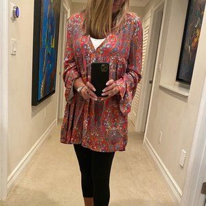 FREE PEOPLE - Flowy Top -New - Small